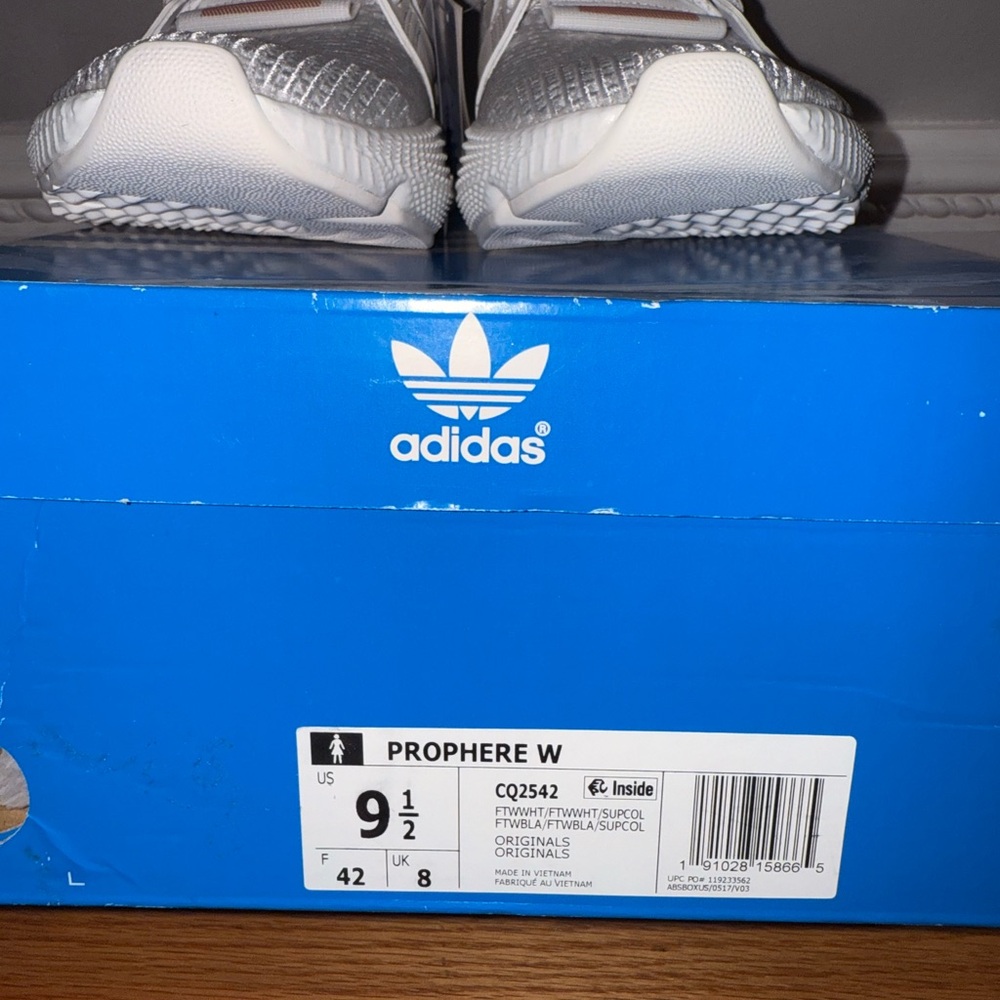 Adidas Shoes - Picture 5 of 5